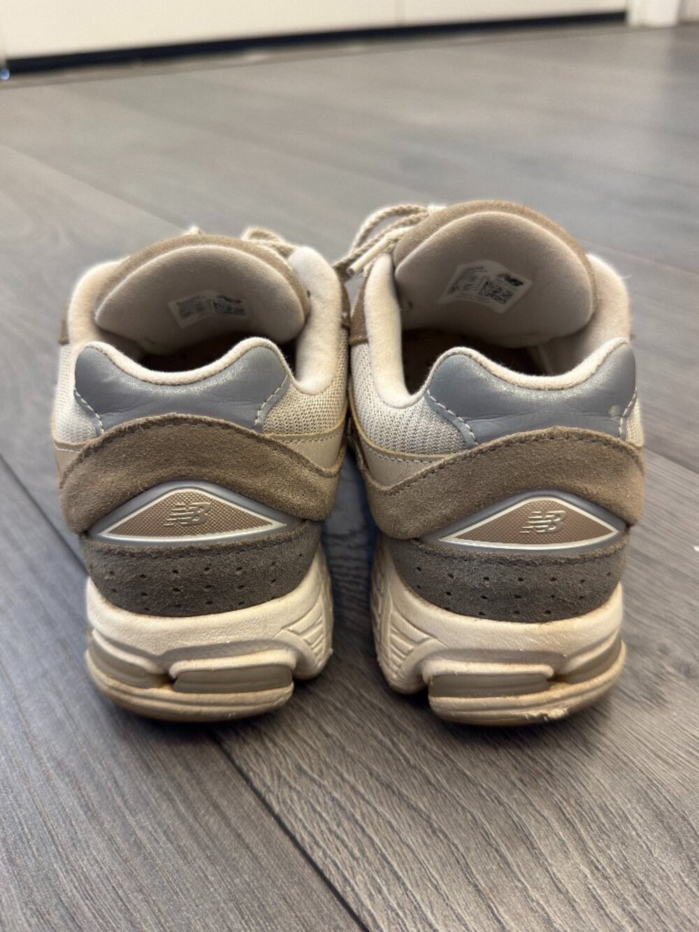 New Balance 2002R Sneakers in 'Driftwood' (M6/W7.5) - Picture 4 of 6